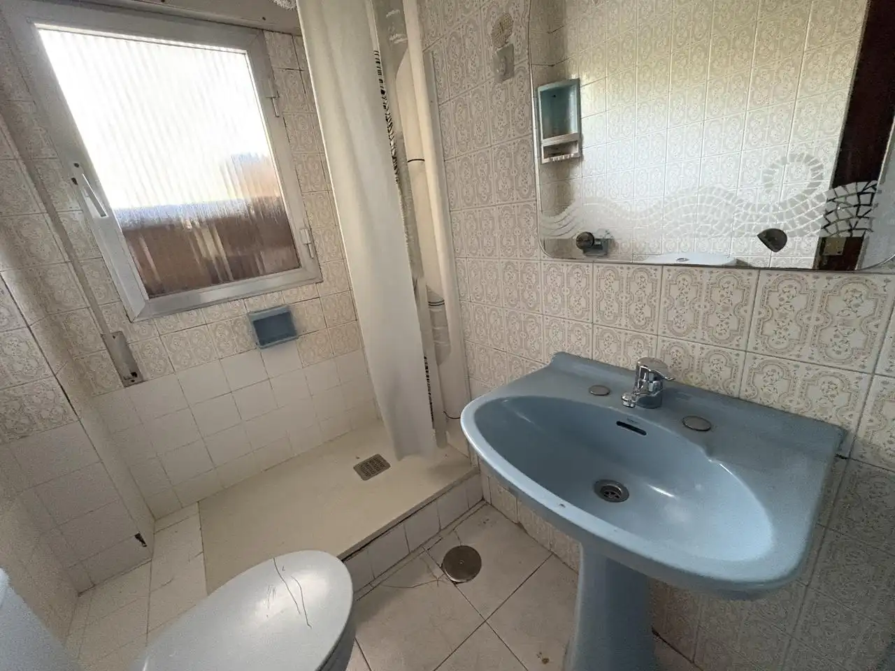 Bathroom of Ground floor for sale in Hortaleza
