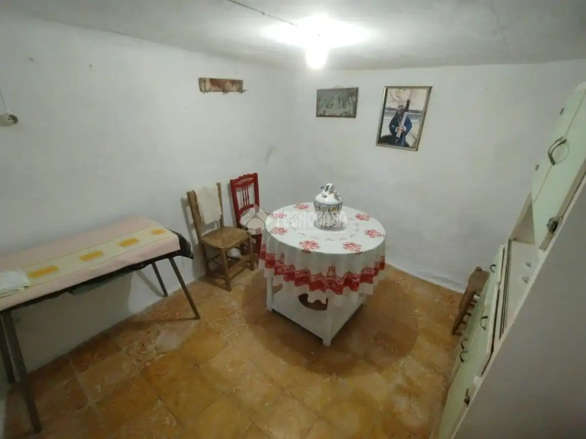 Casa adosada en venda en Jabalquinto