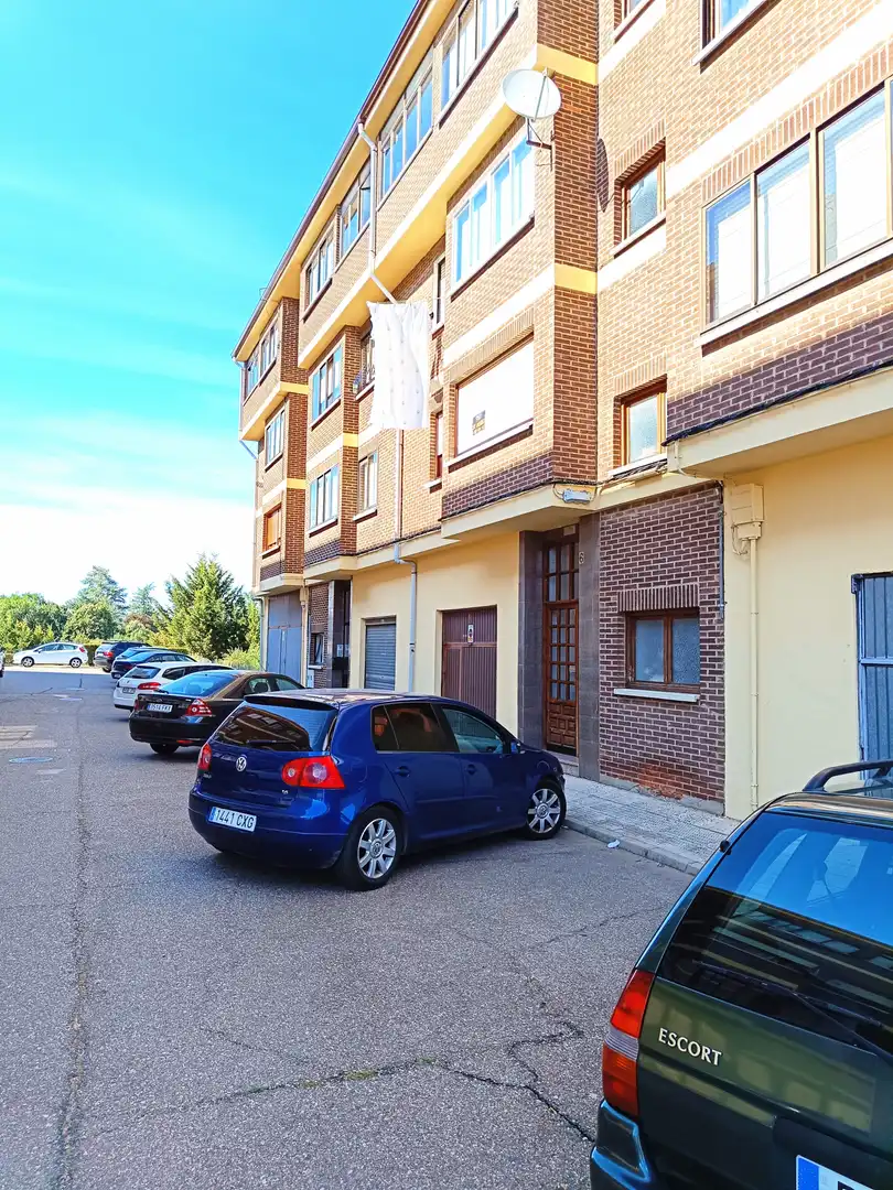 Vista exterior de Pis en venda en Herrera de Pisuerga