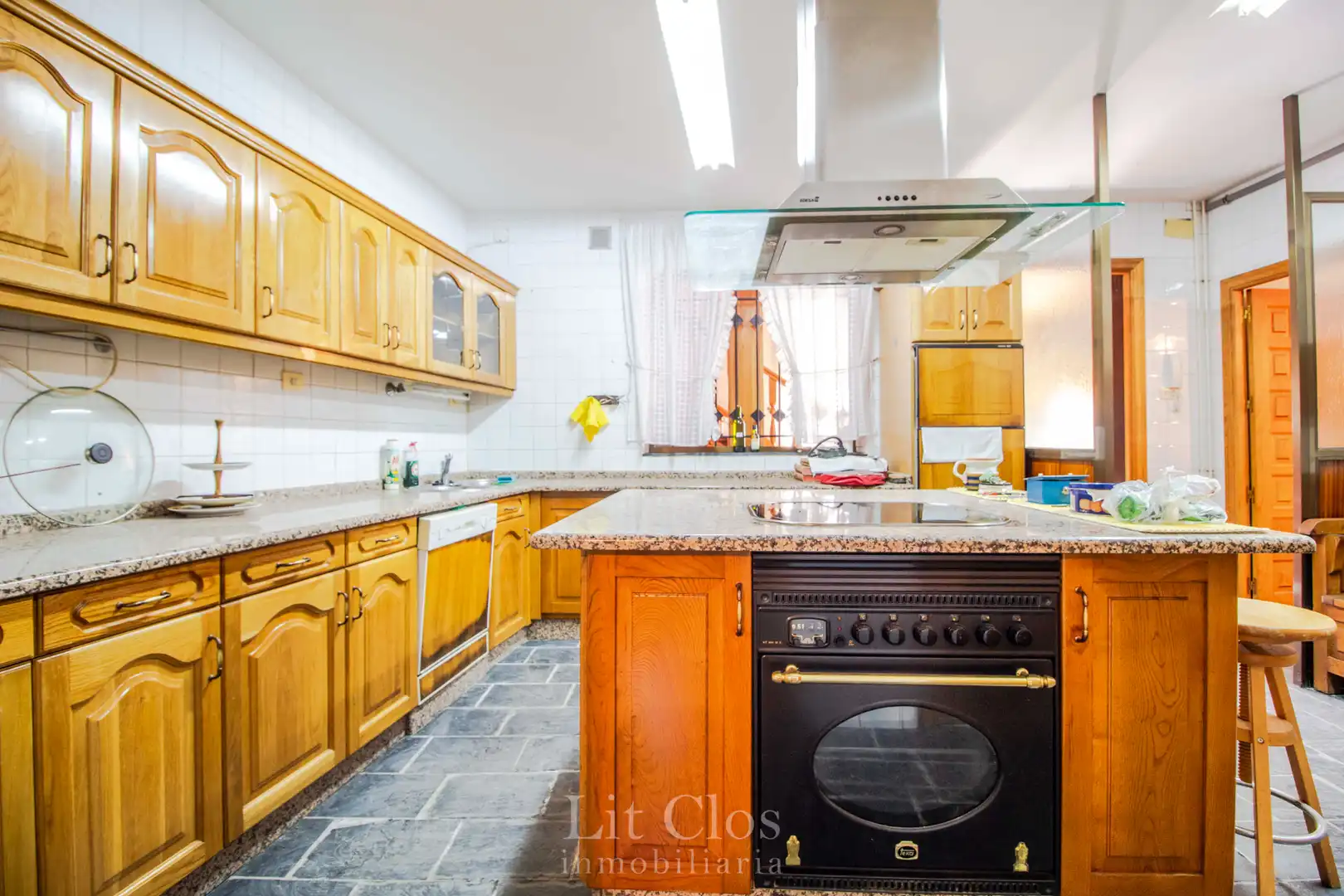 Kitchen of Houses for sale in Carballeda de Valdeorras  with Air Conditioner, Heating and Private garden