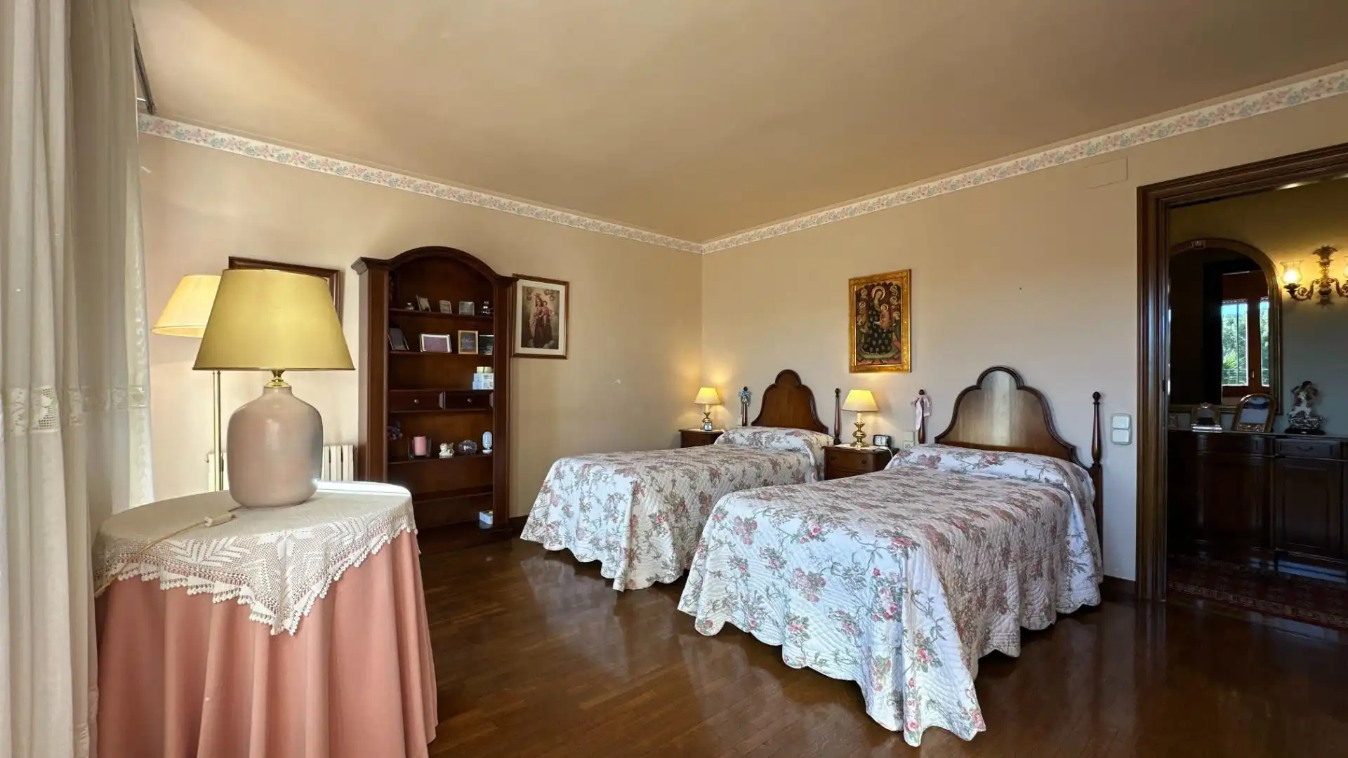 Bedroom of Houses for sale in Sant Cugat del Vallès  with Heating, Private garden and Parquet flooring