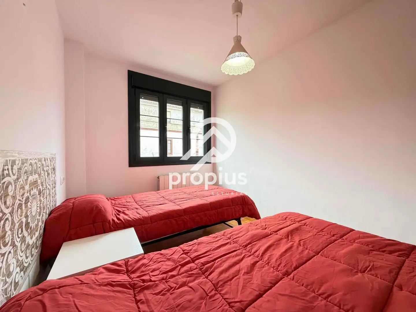 Habitación de Piso en venta en Soto del Barco con Calefacción, Trastero y Amueblado