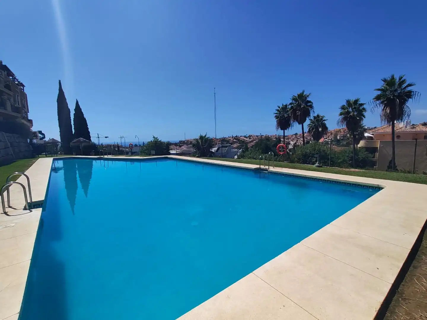 Piscina de Pis en venda en Mijas amb Aire condicionat, Terrassa i Piscina