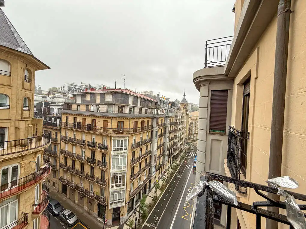 Exterior view of Flat for rent in Donostia - San Sebastián   with Oven, Washing machine and Microwave