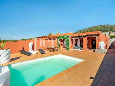 Xalet amb piscina en venda a Cala Vedella-Cala Tarida