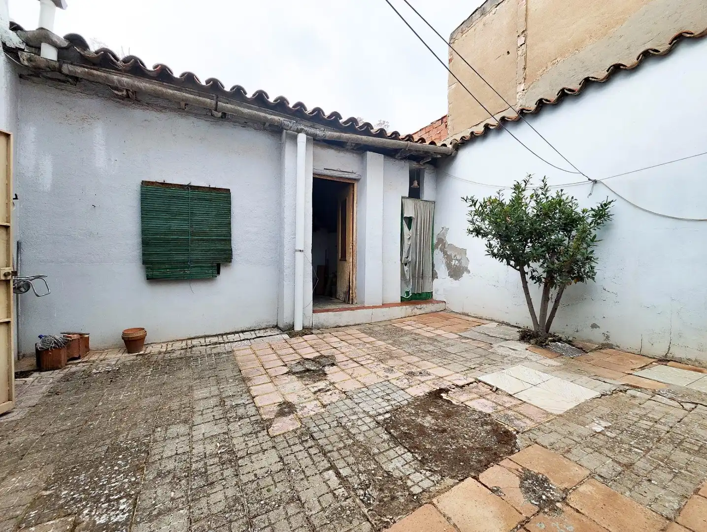 Exterior view of Houses for sale in Puertollano  with Storage room, Furnished and Internet