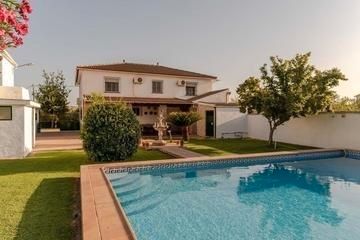 Vista exterior de Finca rústica en venda en Moraleda de Zafayona amb Aire condicionat, Traster i Piscina