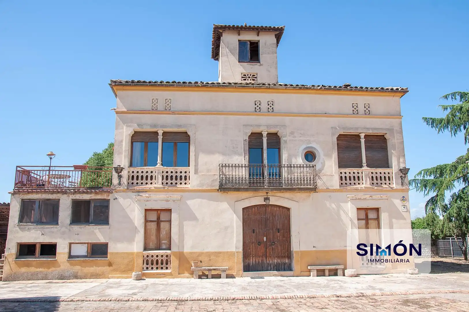 Vista exterior de Finca rústica en venda en Manresa amb Jardí privat, Terrassa i Traster