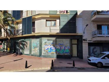 Locale commerciale in vendita a Calle Duc De Crillon 30