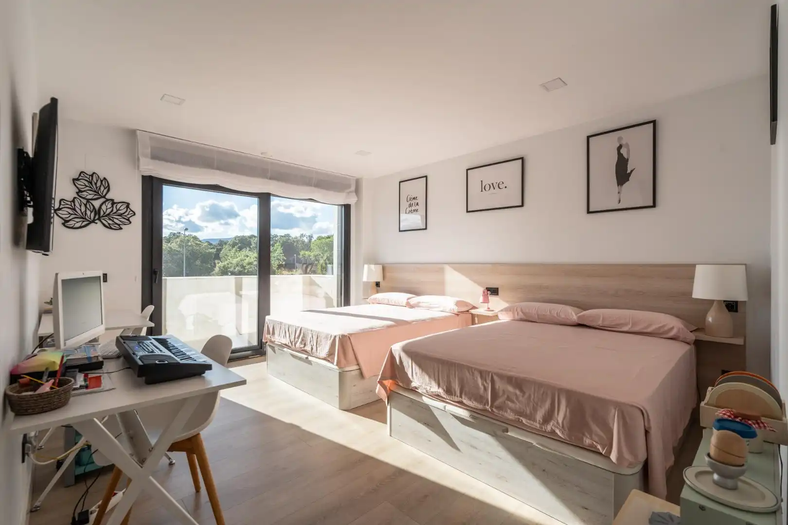 Bedroom of Houses for sale in Colmenarejo  with Air Conditioner, Heating and Private garden