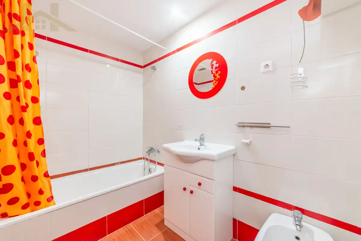 Baño de Piso en venta en Rivas-Vaciamadrid con Calefacción, Trastero y Piscina comunitaria