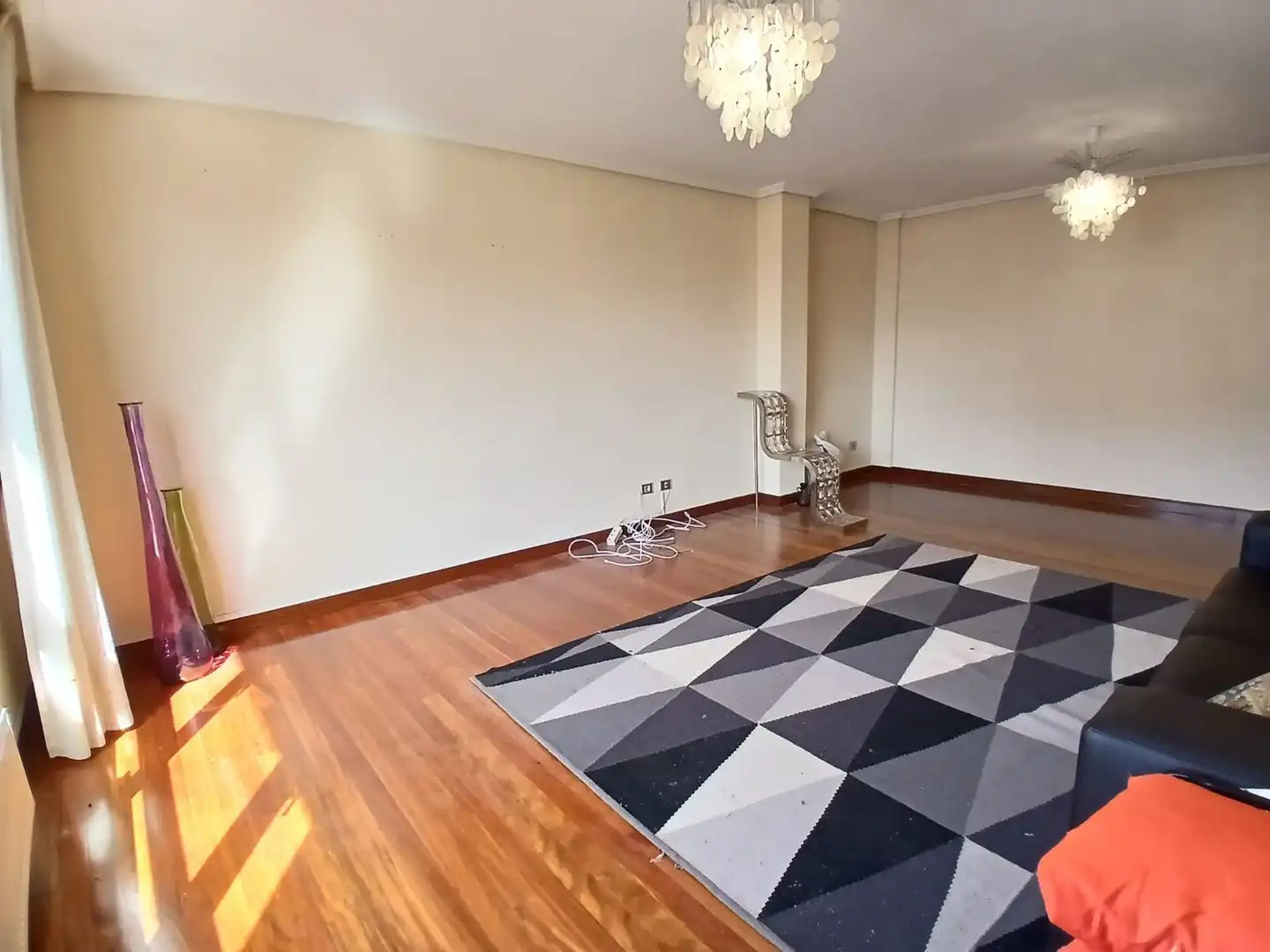 Sala d'estar de Àtic en venda en Barakaldo  amb Terrassa i Balcó