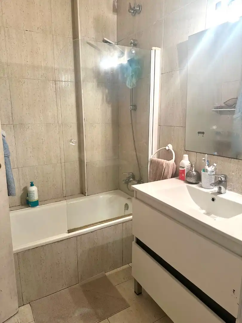 Baño de Piso en venta en Olot con Terraza
