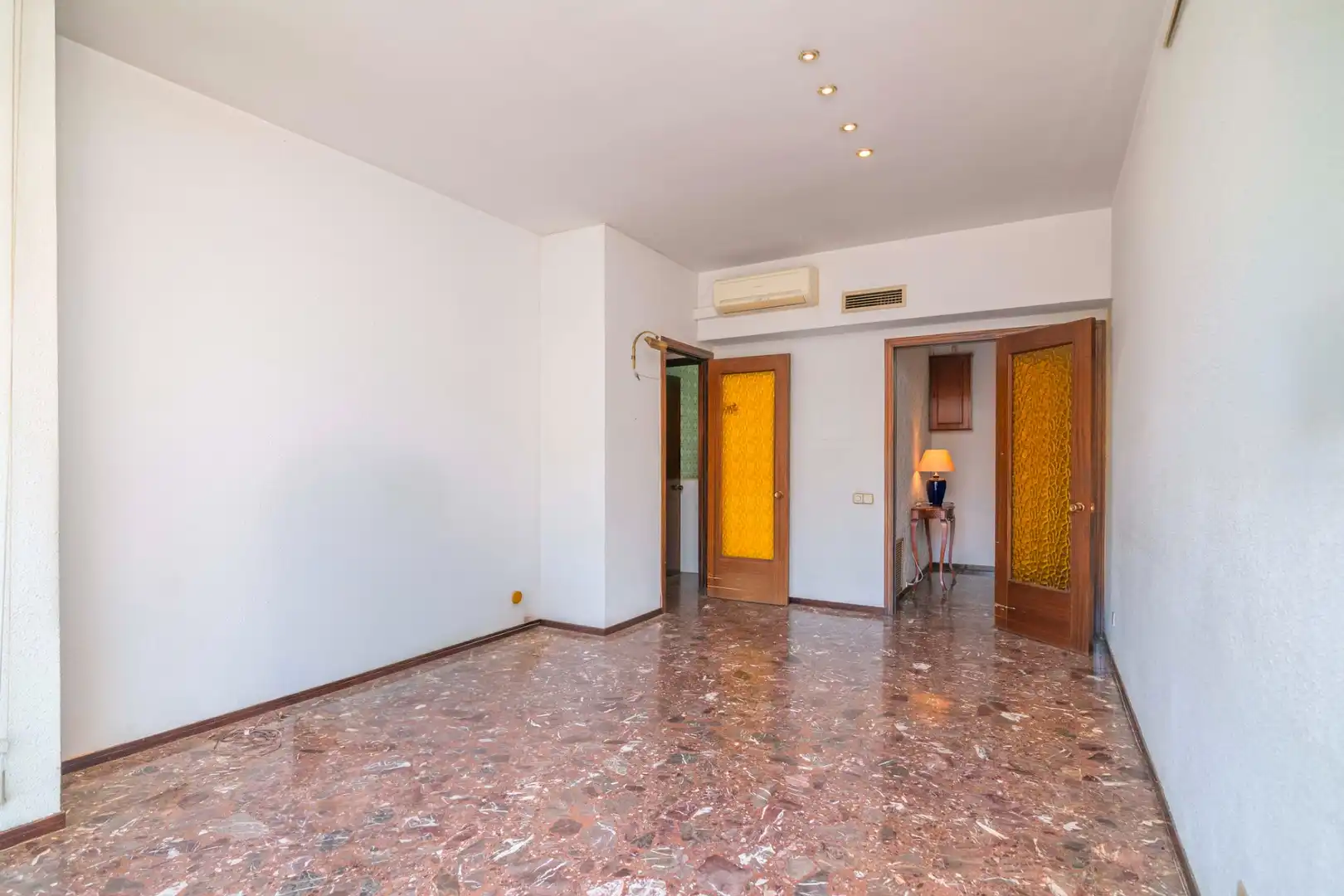Piso en venta en Barcelona con Aire acondicionado, Calefacción y Balcón