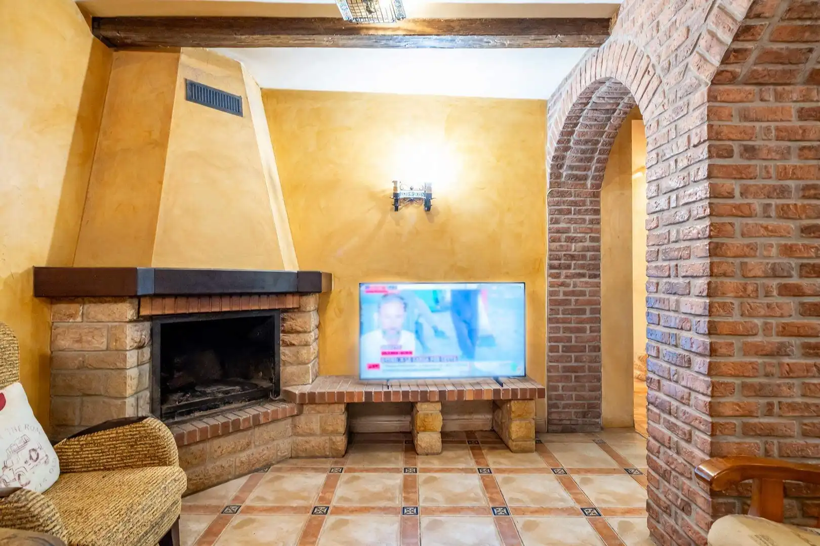 Sala d'estar de Casa o xalet en venda en Zaragoza amb Jardí privat, Terrassa i Traster
