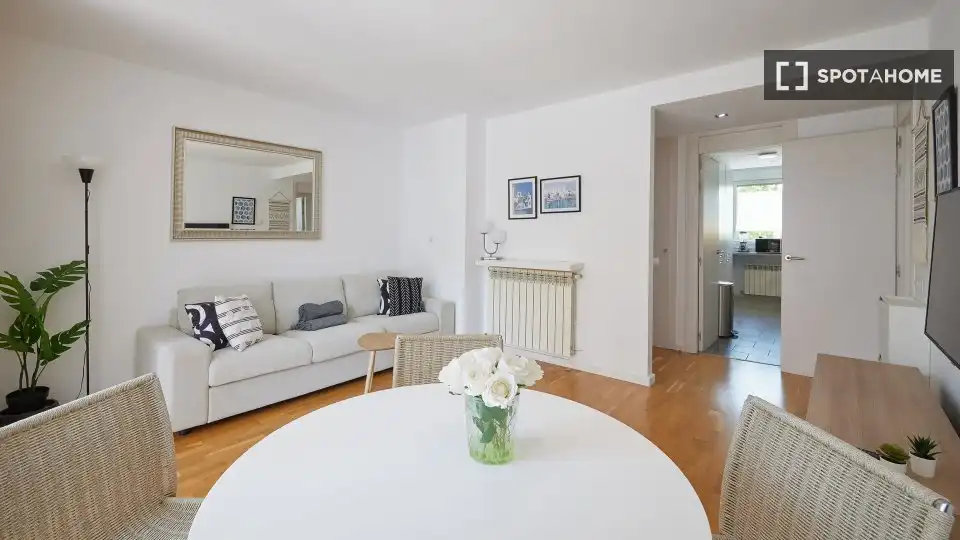 Living room of Flat for rent in Sant Cugat del Vallès  with Air Conditioner, Heating and Furnished