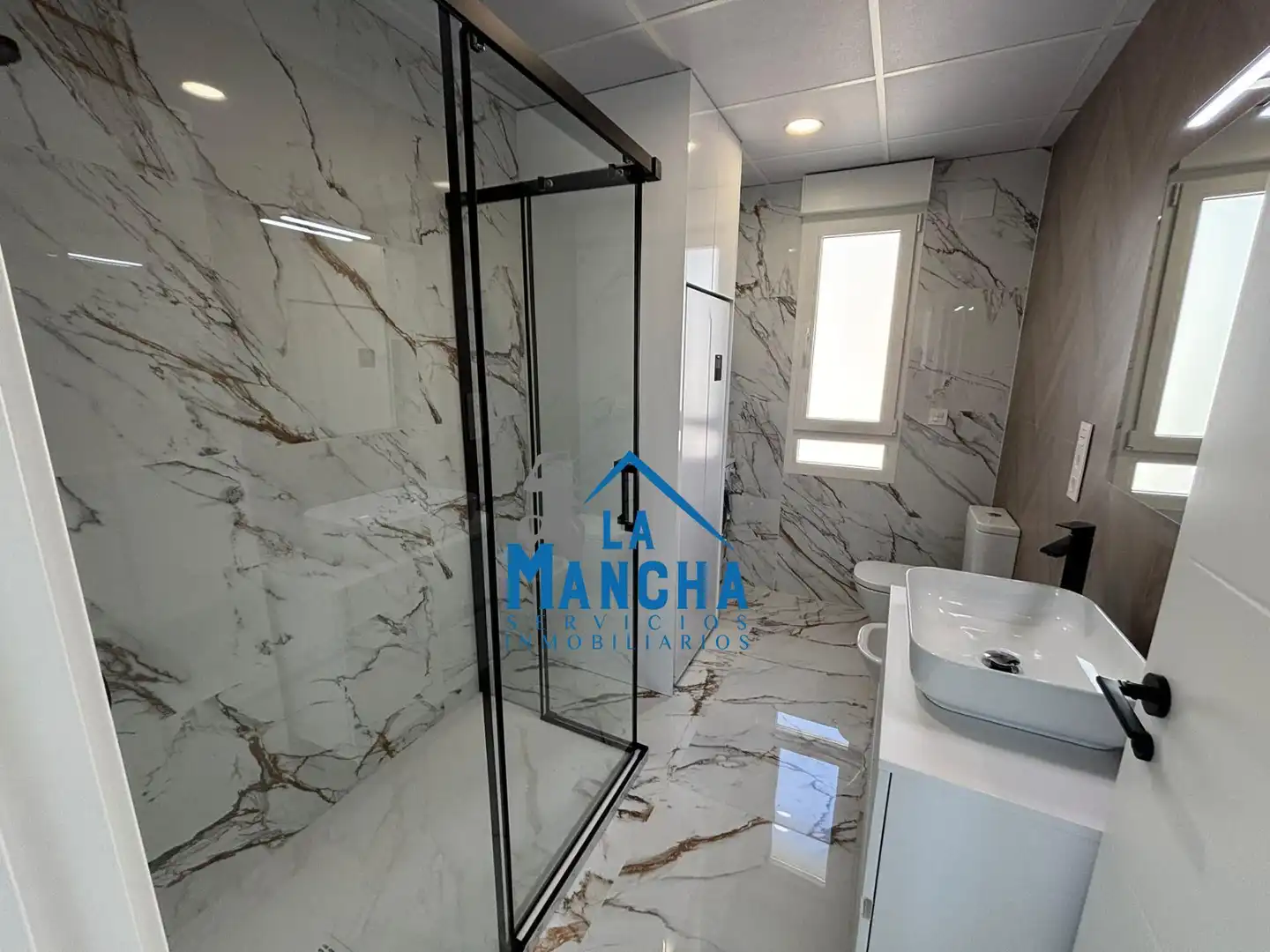 Badezimmer von Wohnung zum Verkauf in Albacete mit Heizung und Möbliert