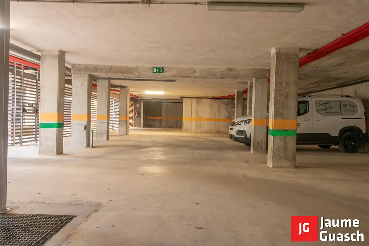 Parkplatz von Dachboden zum Verkauf in Torredembarra mit Klimaanlage, Heizung und Terrasse