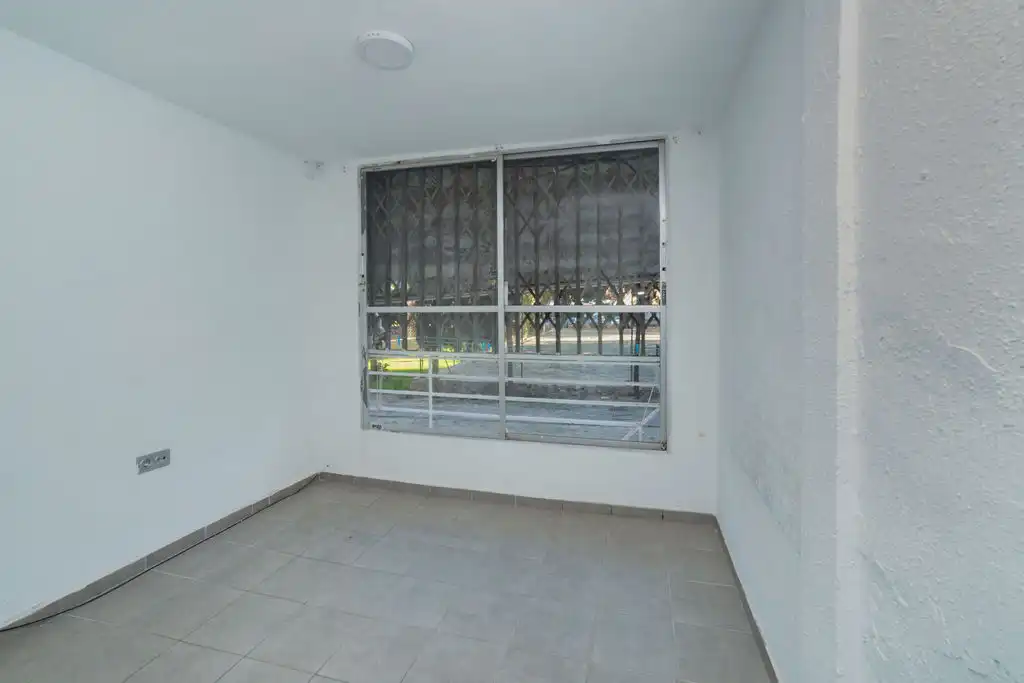Estudi en venda a C/ Portugal - Residencial Playmon Fiesta, Juzgados - Plaza de Toros