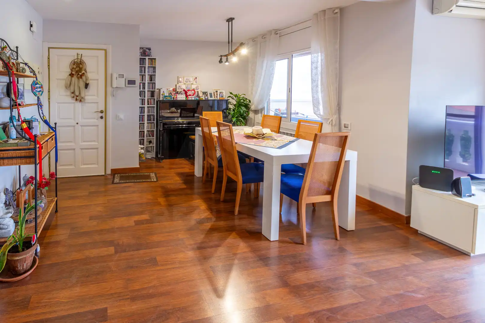 Comedor de Casa adosada en venta en Castelldefels con Aire acondicionado, Calefacción y Terraza