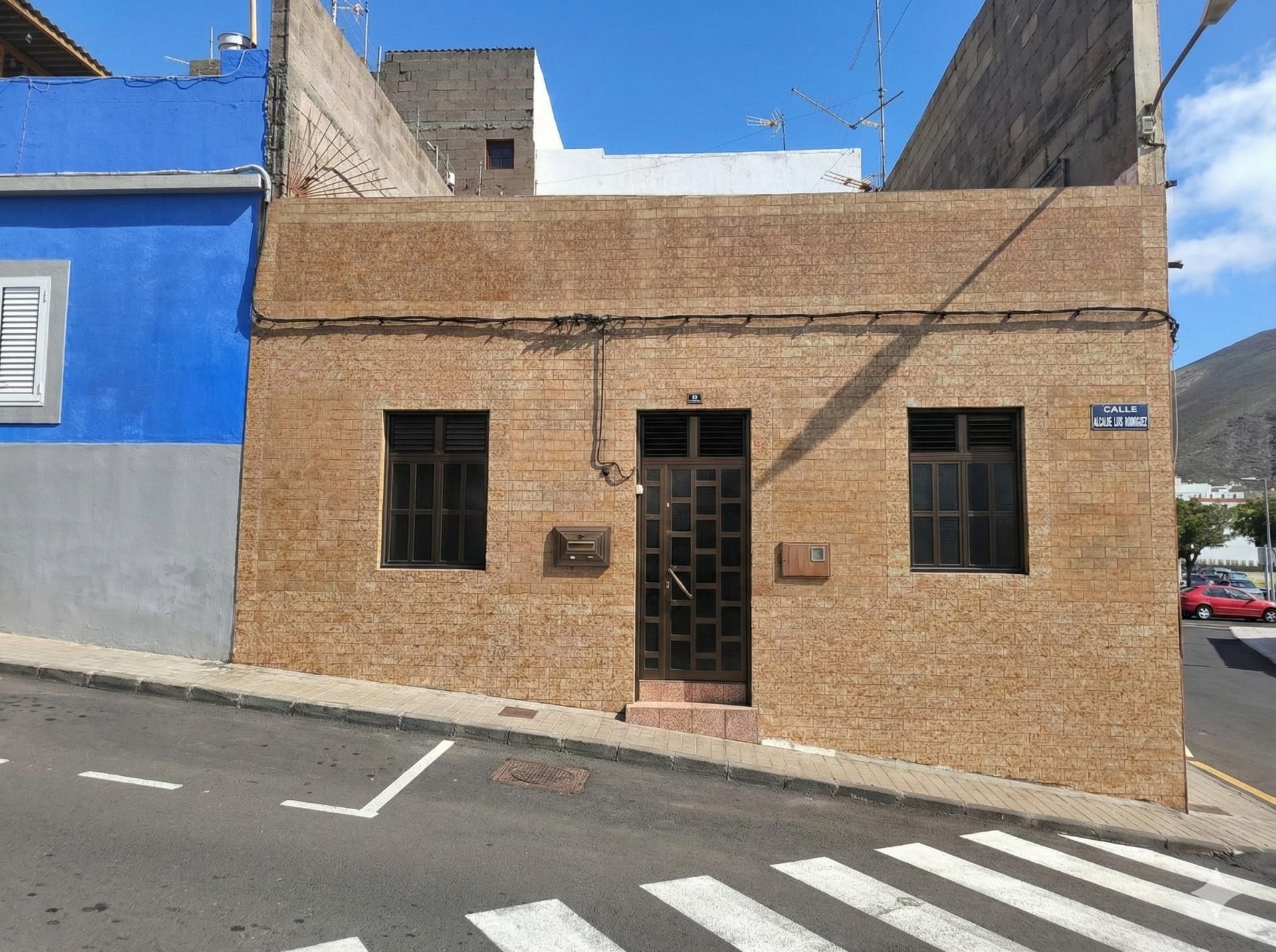 Vista exterior de Casa o xalet en venda en Gáldar amb Terrassa