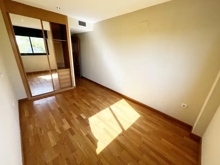 Dormitori de Pis de lloguer en Pinto amb Aire condicionat, Calefacció i Parquet