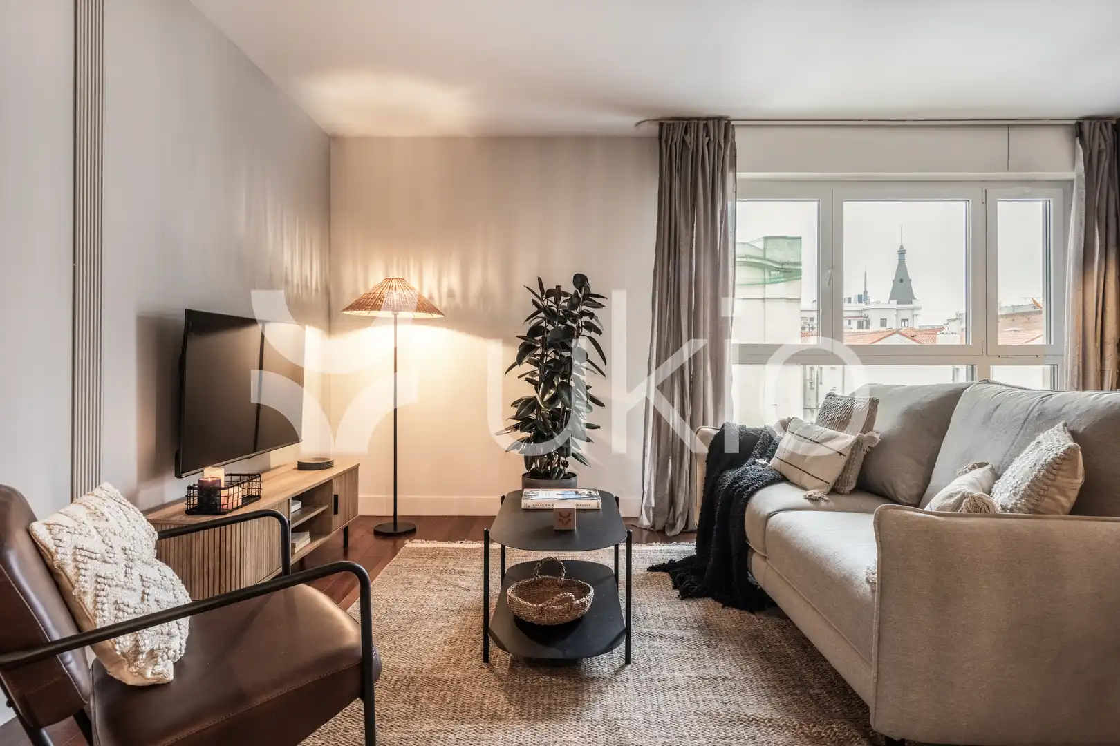 Sala de estar de Apartamento de alquiler en Madrid con Aire acondicionado, Calefacción y Parquet