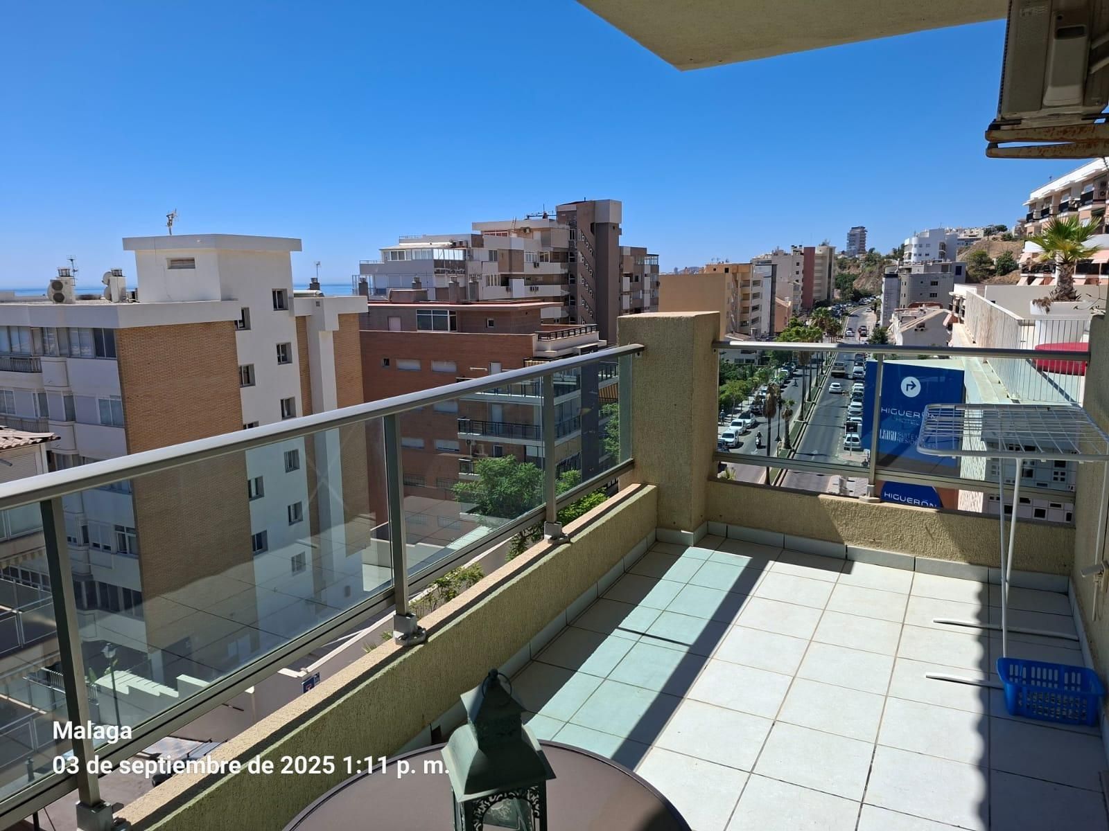 Vista exterior de Àtic de lloguer en Fuengirola amb Aire condicionat, Terrassa i Balcó