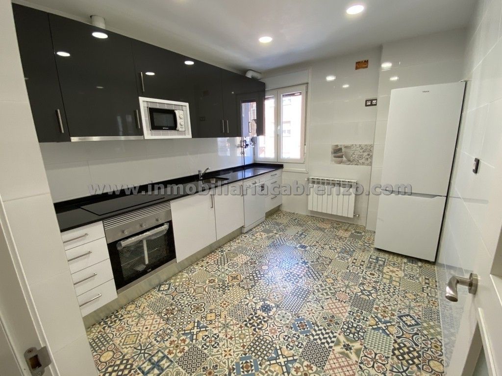 Kitchen of Flat for sale in  Logroño  with Heating and Terrace