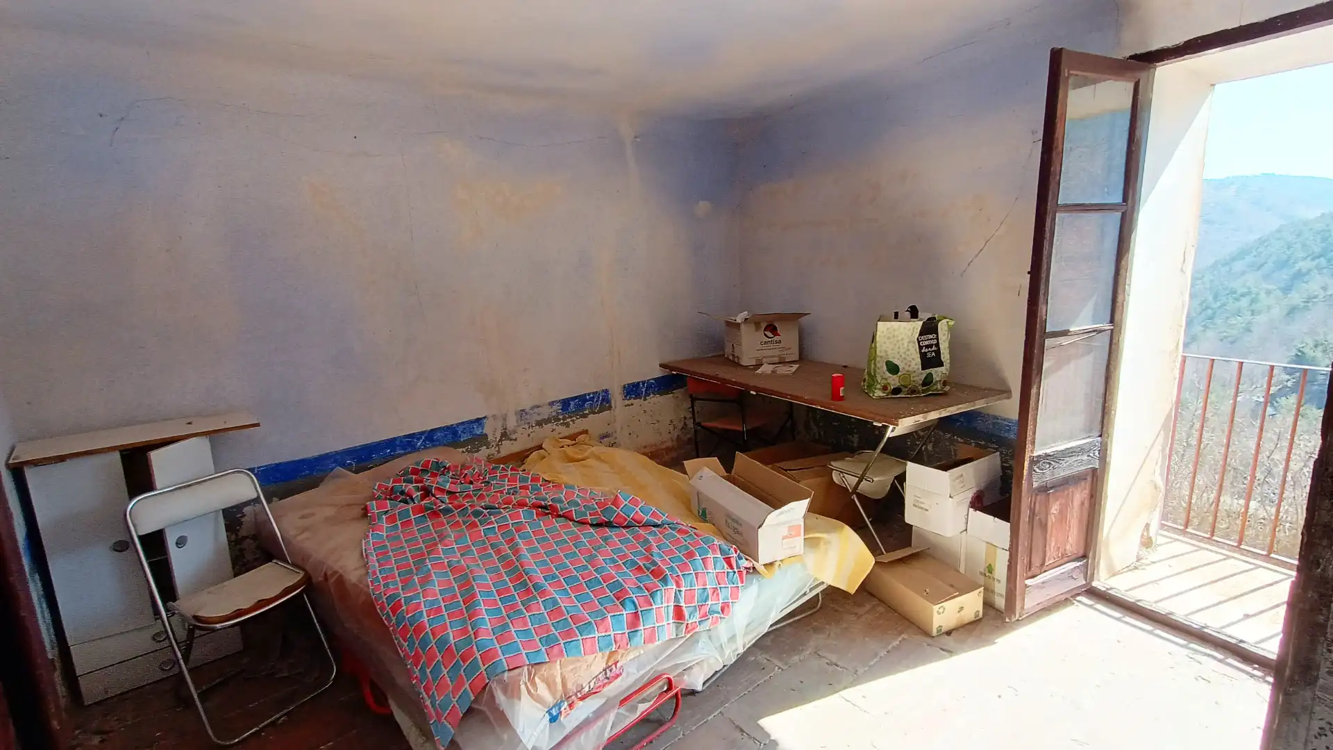 Dormitori de Finca rústica en venda en Soriguera amb Balcó