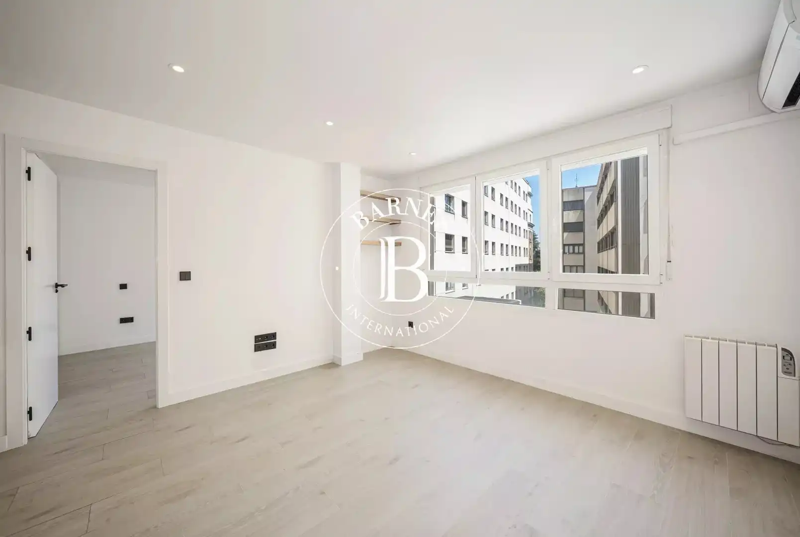 Flat for rent in Madrid  with Air Conditioner, Heating and Oven