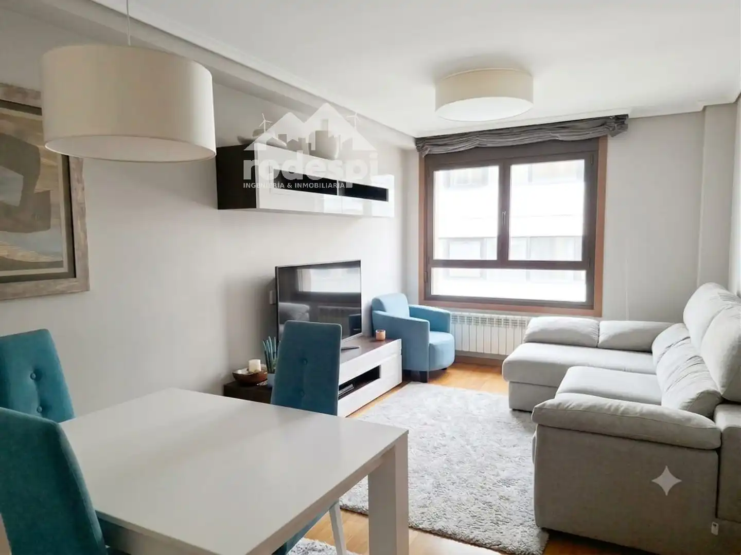 Living room of Flat for sale in Vigo   with Heating, Storage room and Furnished