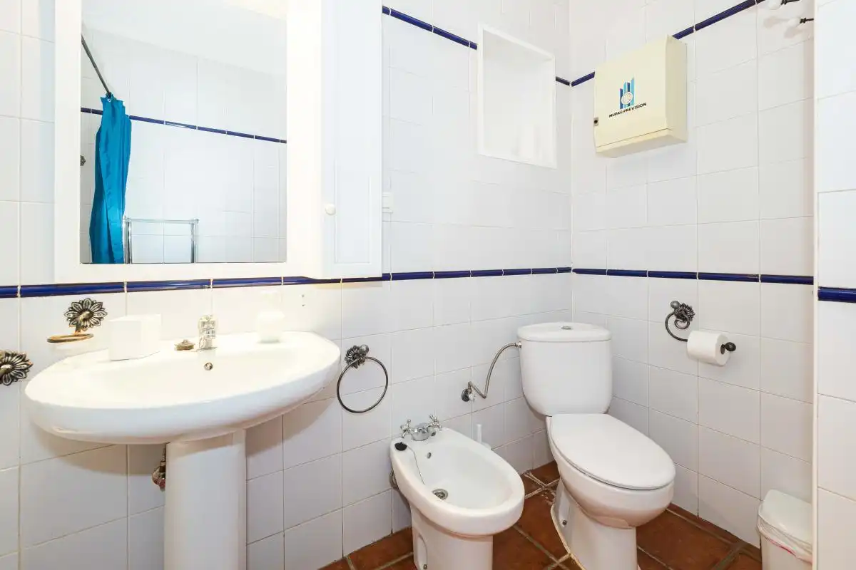 Baño de Finca rústica en venta en Aracena con Aire acondicionado, Calefacción y Jardín privado