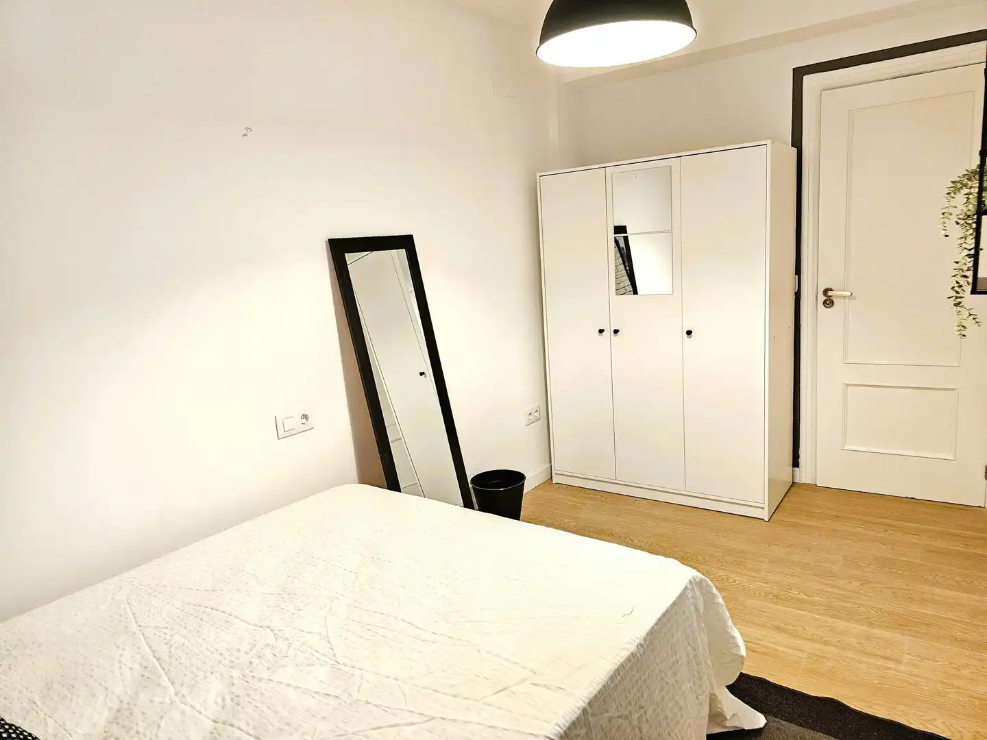 Bedroom of Flat for share in  Valencia Capital  with Heating and Washing machine