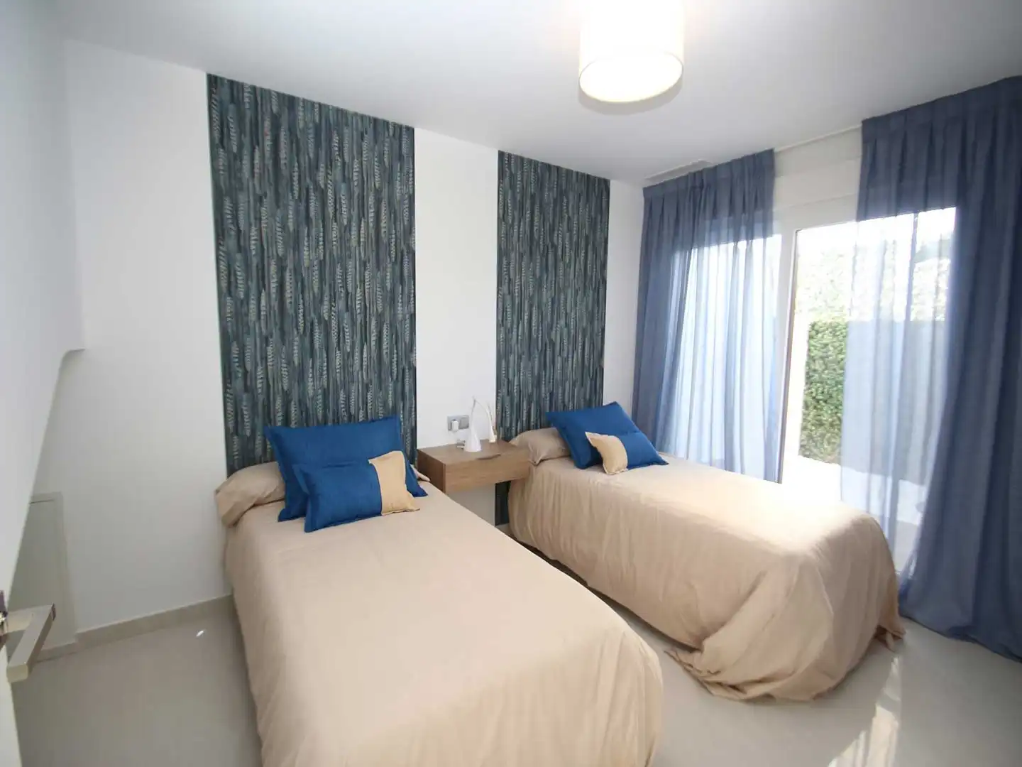 Detached house with pool for sale in Avenida Avenida Julietta Orbaiceta, imagen 8