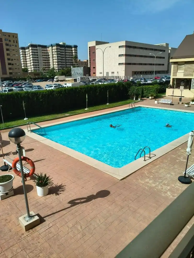 Piscina de Pis de lloguer en Alicante / Alacant amb Aire condicionat, Calefacció i Terrassa