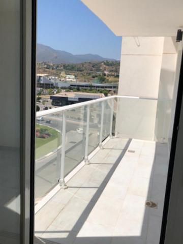 Terrassa de Pis de lloguer en Estepona amb Aire condicionat, Calefacció i Jardí privat