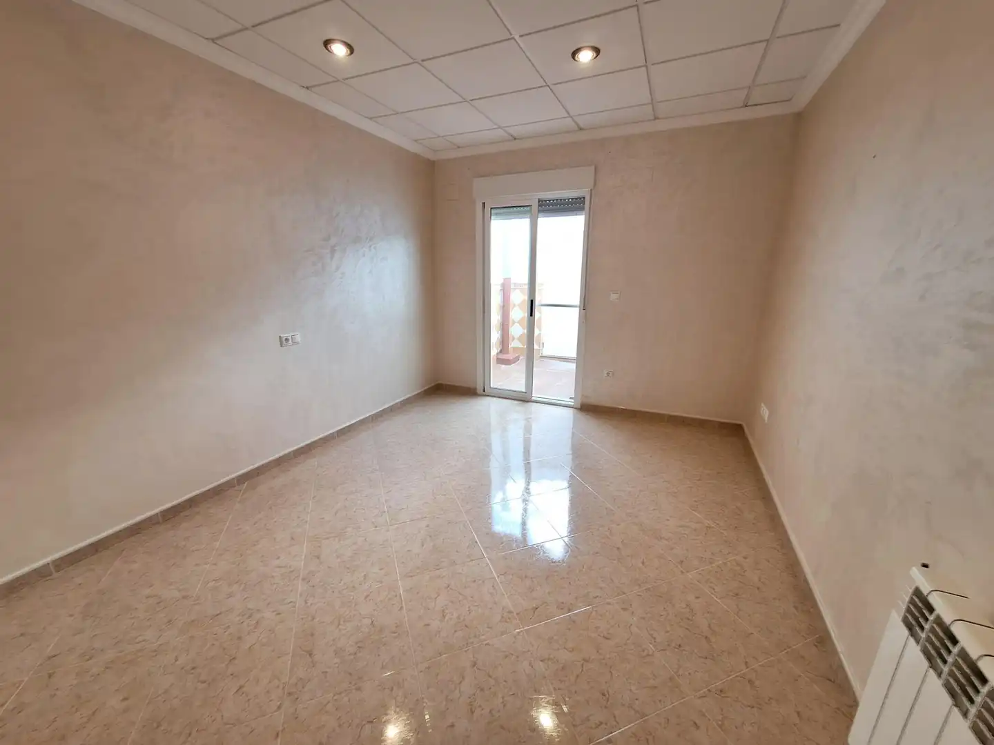 Habitación de Casa o chalet en venta en Algueña con Calefacción, Balcón y Jacuzzi