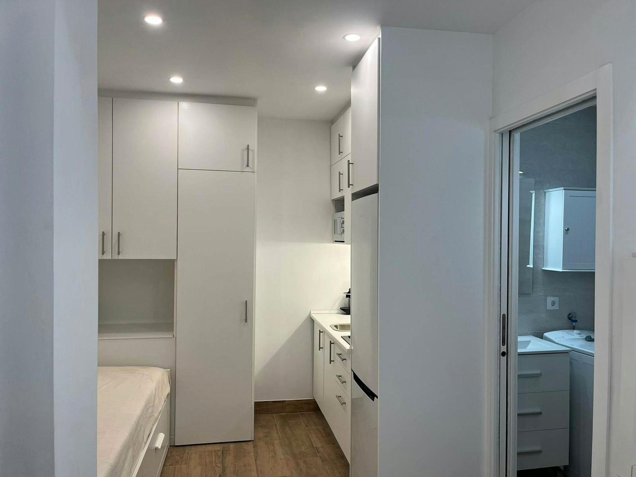 Kitchen of Flat to rent in  Sevilla Capital  with Air Conditioner, Heating and Furnished