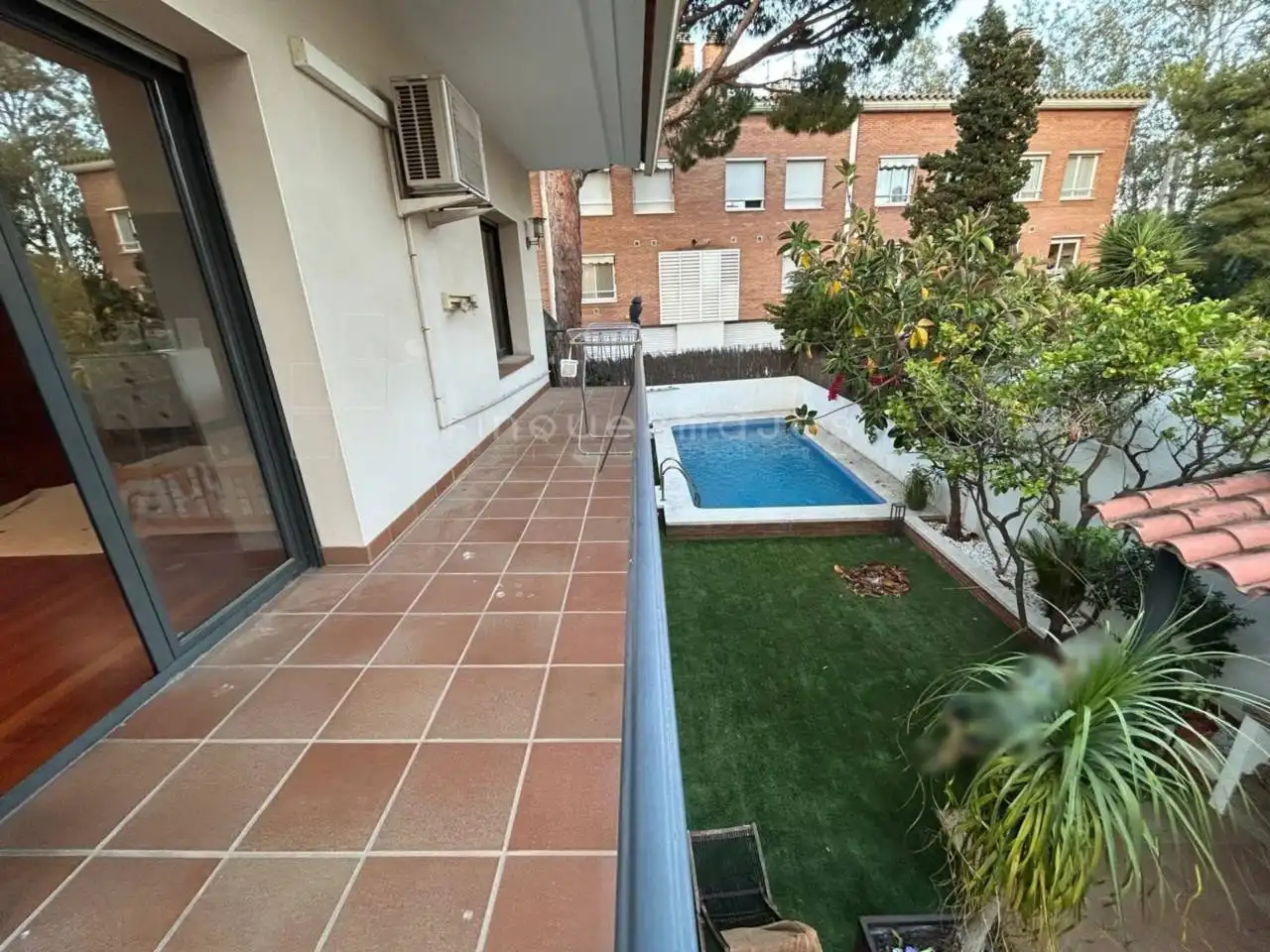 Swimming pool of Houses for sale in Castelldefels  with Air Conditioner, Heating and Private garden