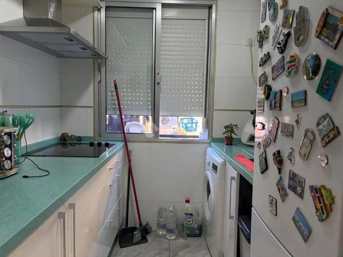 Cocina de Piso en venta en Sevilla con Aire acondicionado