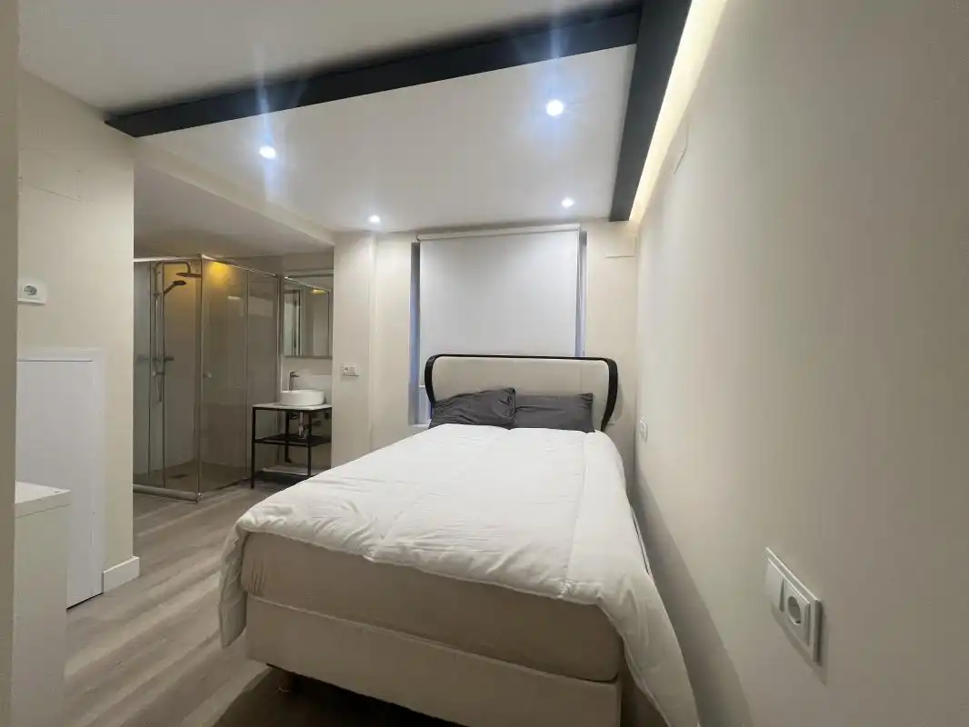 Erdgeschoss zur Miete in Calle del Lido, Conde Orgaz - Piovera