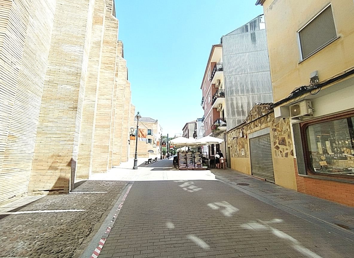 Vista exterior de Casa o xalet en venda en Mérida amb Aire condicionat, Terrassa i Balcó