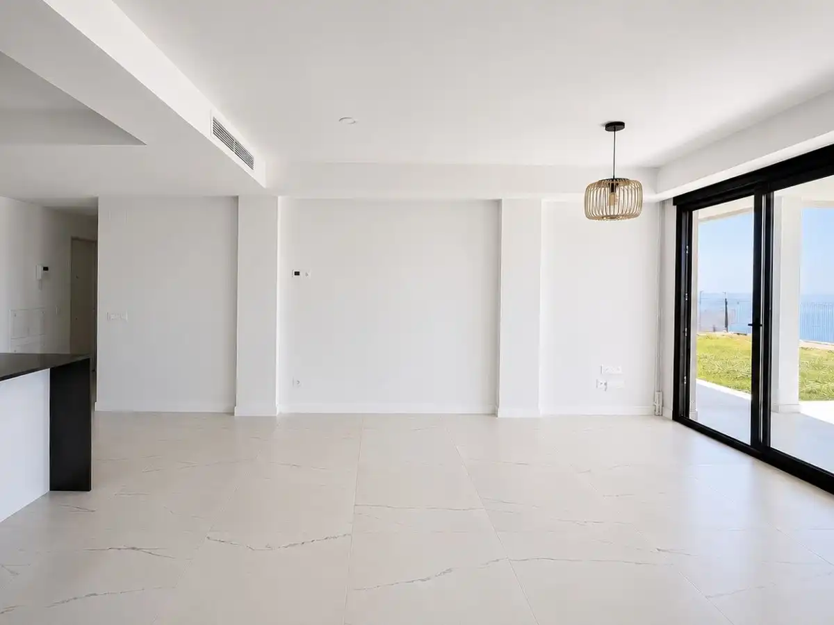 Sala de estar de Planta baja en venta en Casares con Aire acondicionado, Jardín privado y Terraza