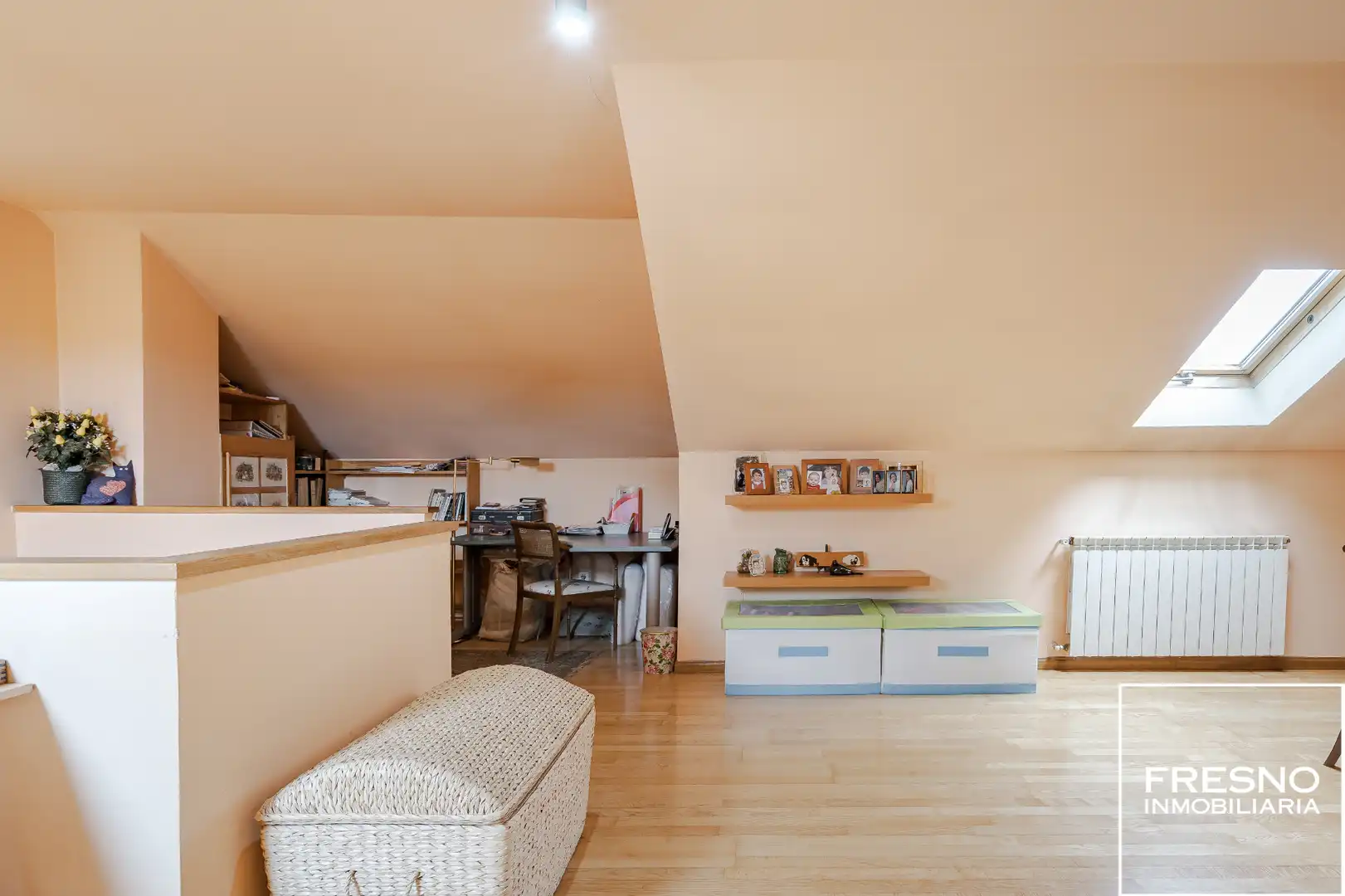 Detached homes for sale in Cobeña  with Air Conditioner, Heating and Private garden