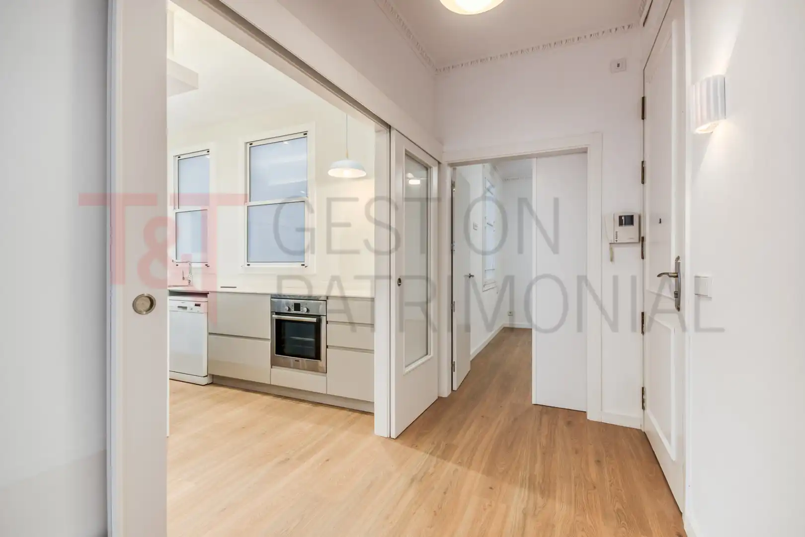 Vista exterior de Piso en venta en Barcelona con Aire acondicionado, Horno y Balcón