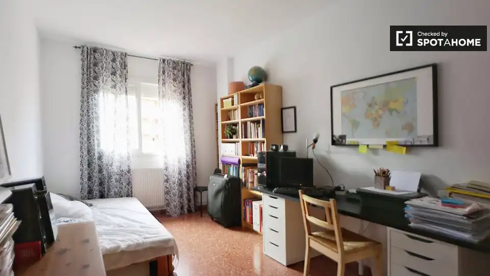 Habitación de Piso para compartir en Barcelona con Aire acondicionado, Calefacción y Amueblado