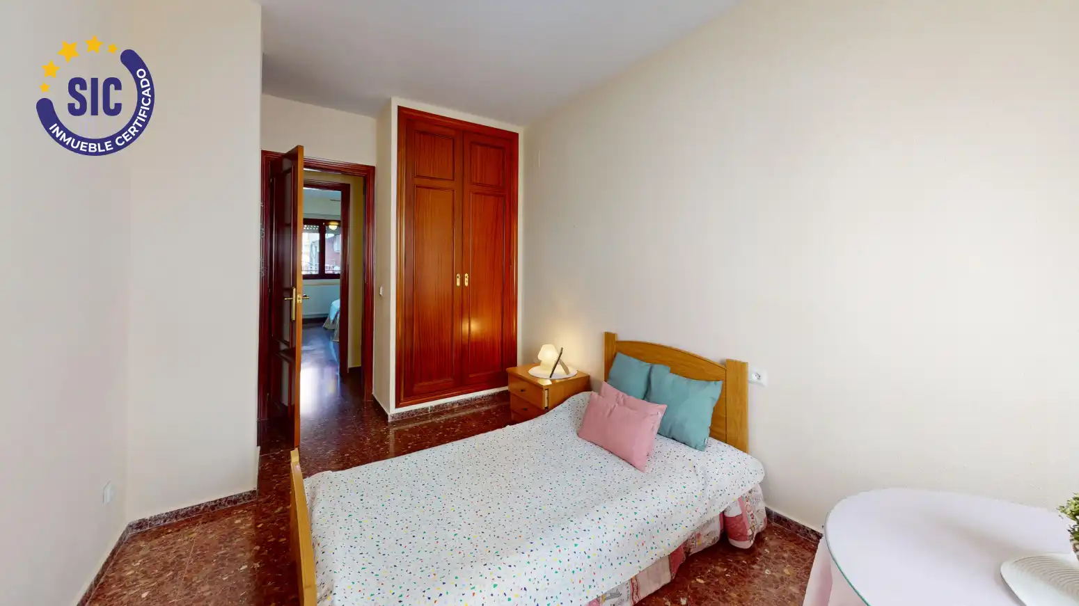 Habitación de Piso en venta en Valencia con Calefacción y Amueblado
