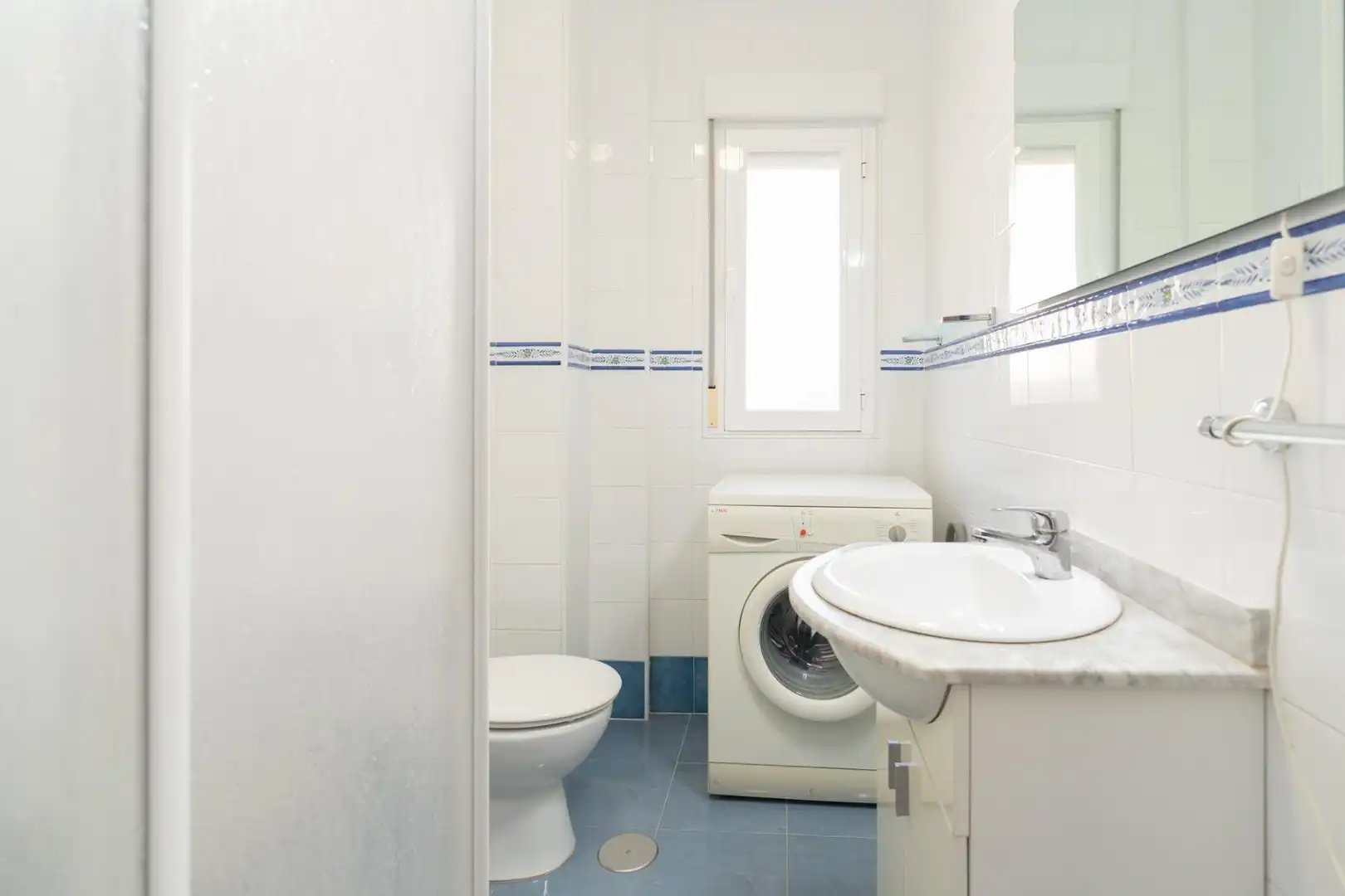 Baño de Piso en venta en Motril con Terraza
