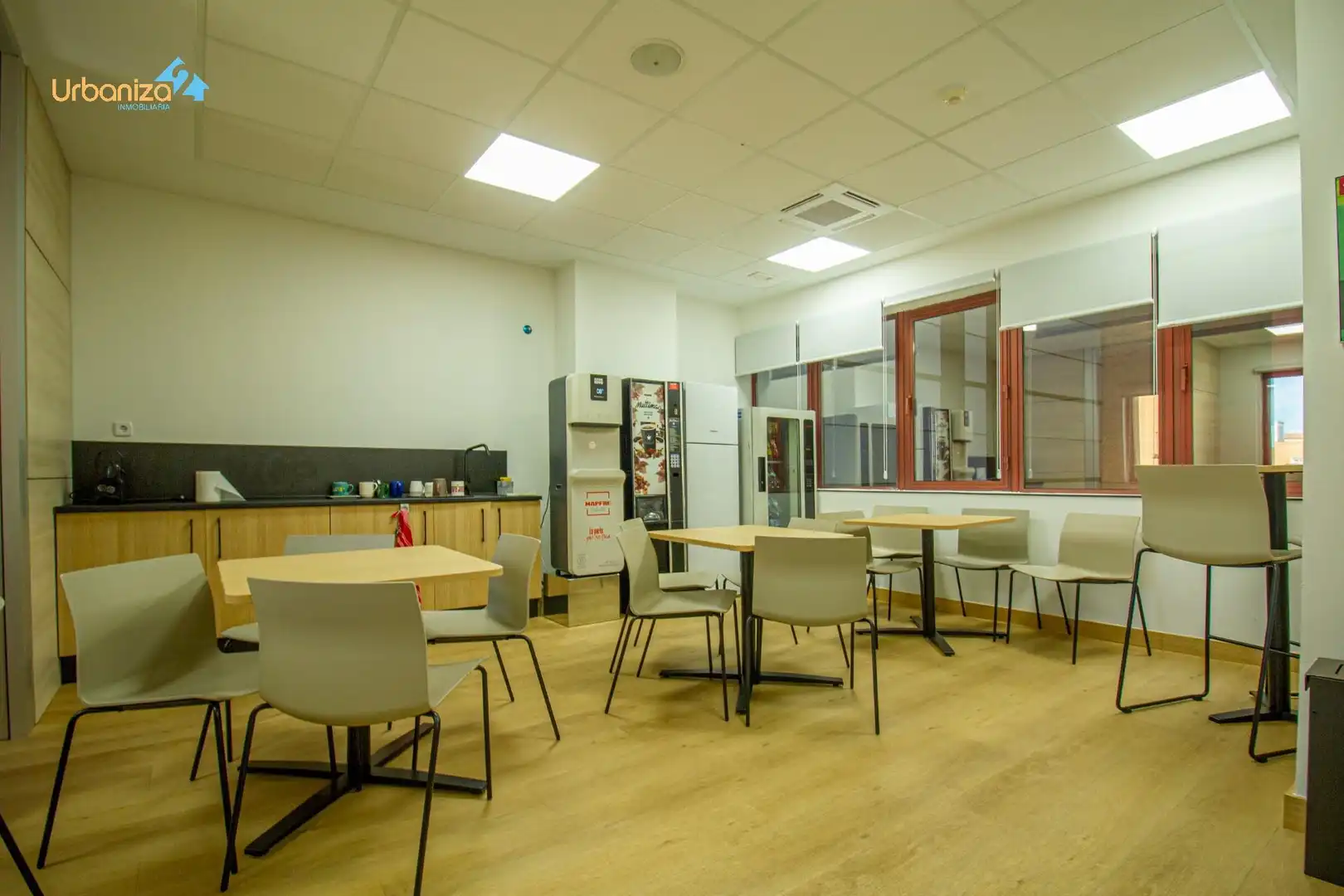 Office space with lift to rent in Avenida del Doctor Juan Pereda Pila, imagen 18